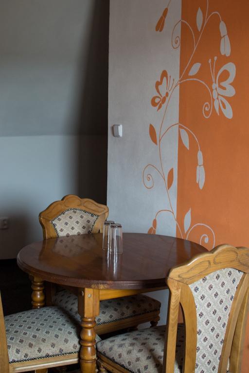 Althansky Hostinec Znojmo Rom bilde